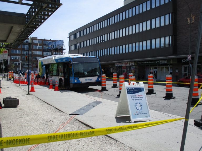 CIUSSS West Central converts bus into mobile testing clinic for coronavirus (COVID-19). Free testing to all public members including residents without health insurance.